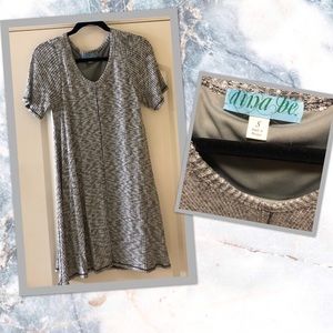 Mini Shift Dress V-neck S/S Black White Grey EUC S